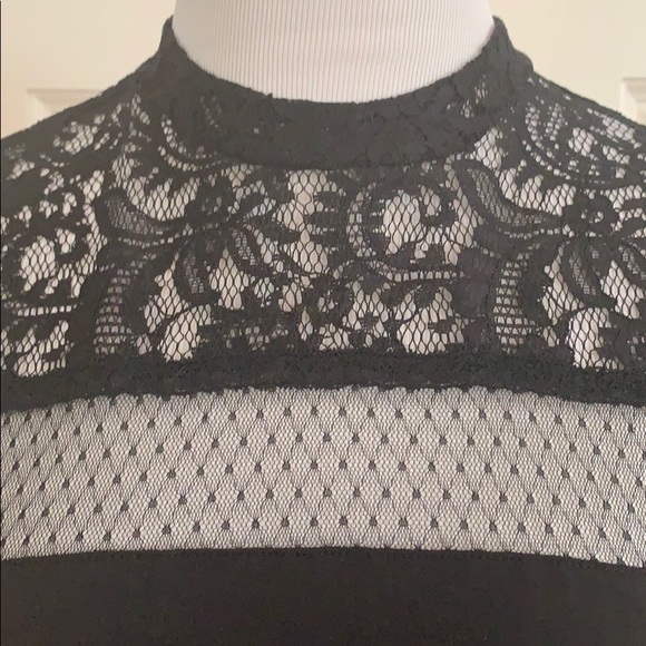 Express Lace Mock Neck Tee - Picture 4 of 6